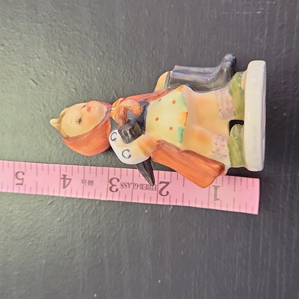 Napco Alls Clear Little Girl Hummel Figure - Picture 3 of 3